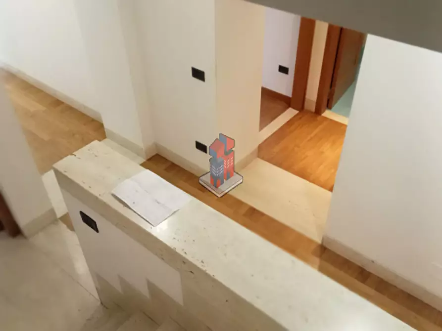 Immagine 28 di Appartamento in affitto  in VOMERO - FUNICOLARE CHIAIA a Napoli