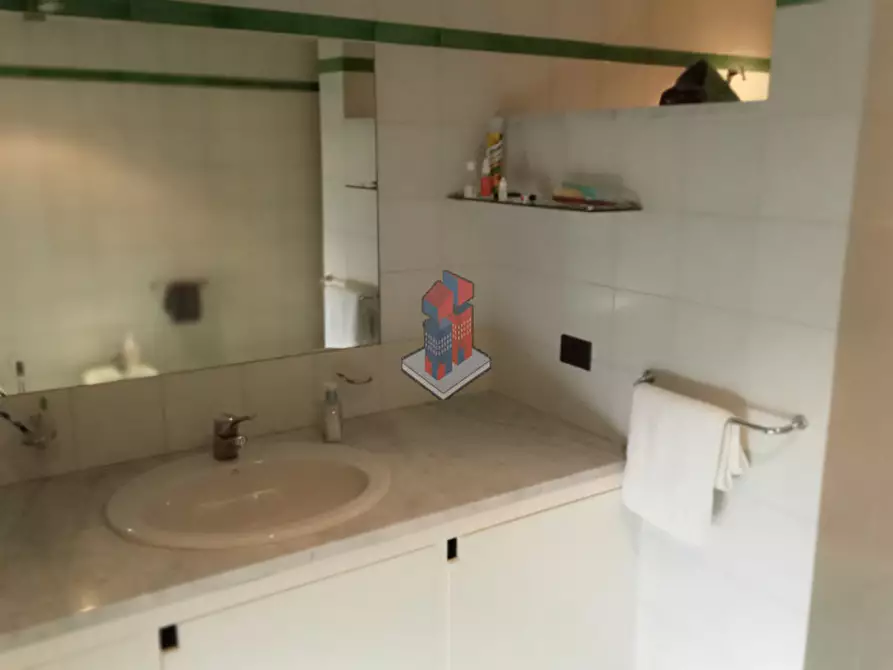 Immagine 42 di Appartamento in affitto  in VOMERO - FUNICOLARE CHIAIA a Napoli