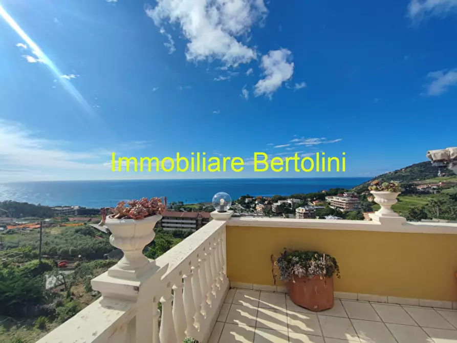 Immagine 1 di Casa bifamiliare in vendita  in VIA PADRE SEMERIA a San Remo