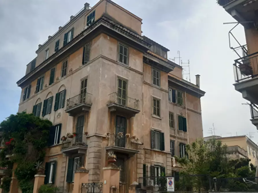 Immagine 1 di Appartamento in vendita  in VIA DI VILLA CERTOSA 33 a Roma