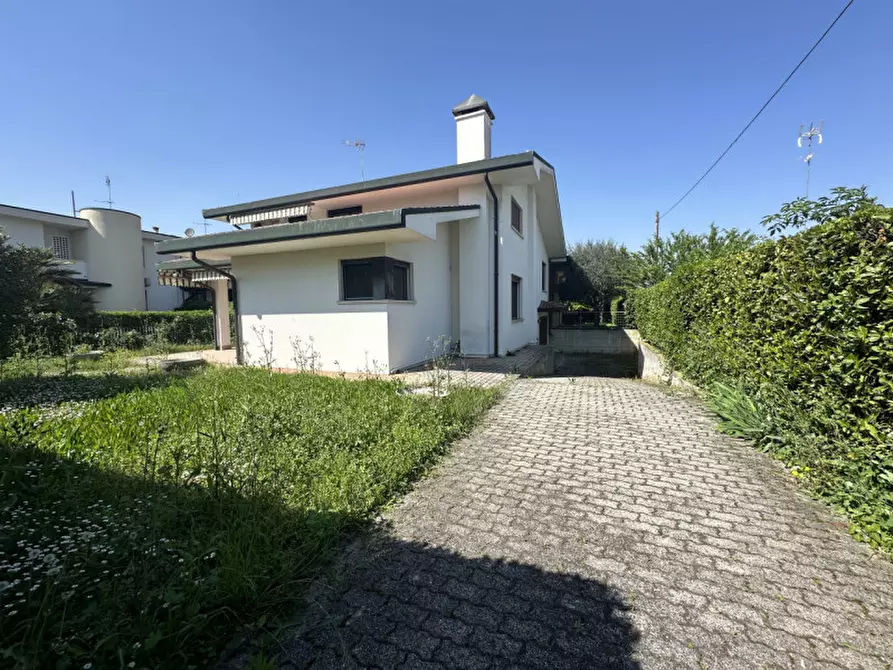 Immagine 3 di Casa bifamiliare in vendita  in via Santore di Santarosa a Selvazzano Dentro