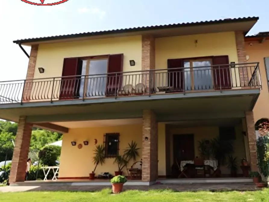 Immagine 1 di Villa in vendita  in chiantigiana a Montevarchi