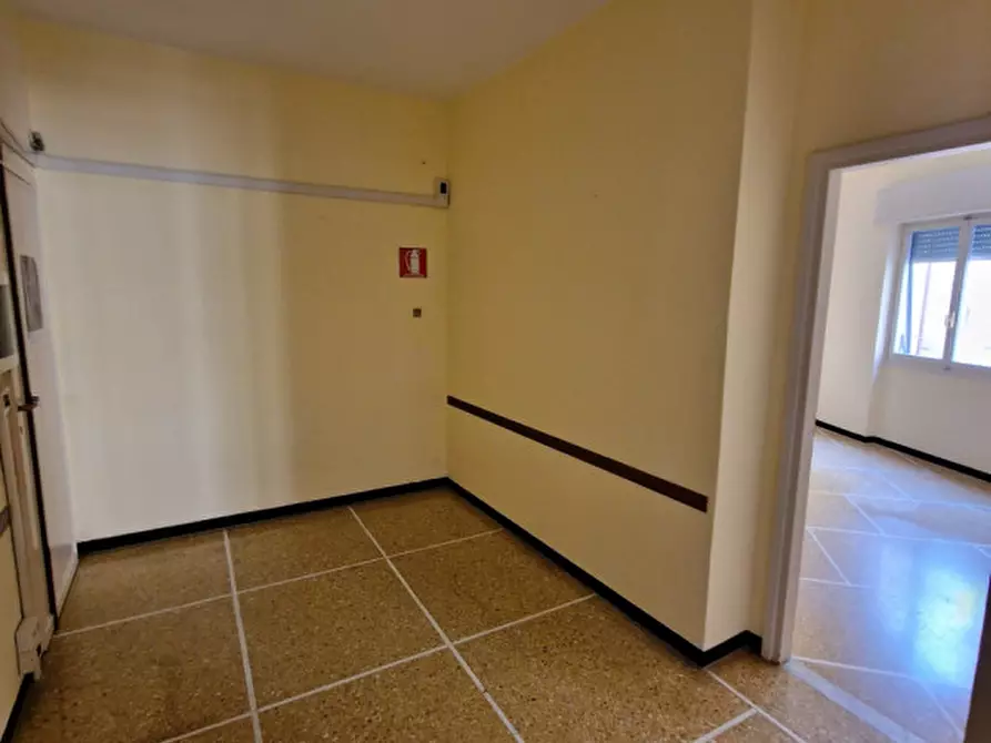 Immagine 1 di Ufficio in affitto  in via venezia a Rapallo