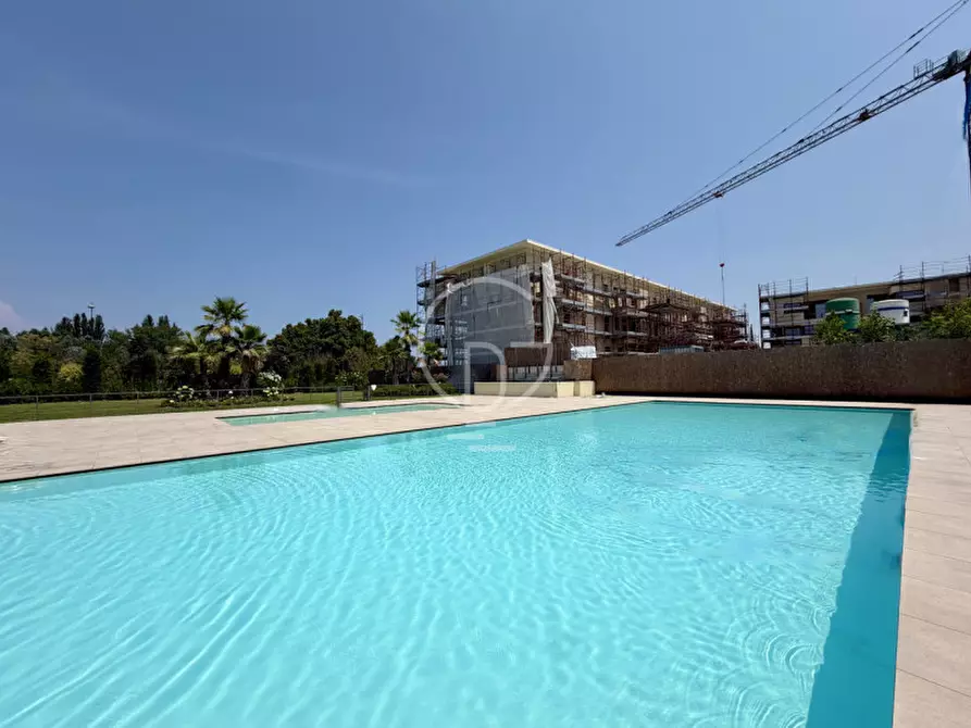 Immagine 2 di Appartamento in vendita  a Desenzano Del Garda