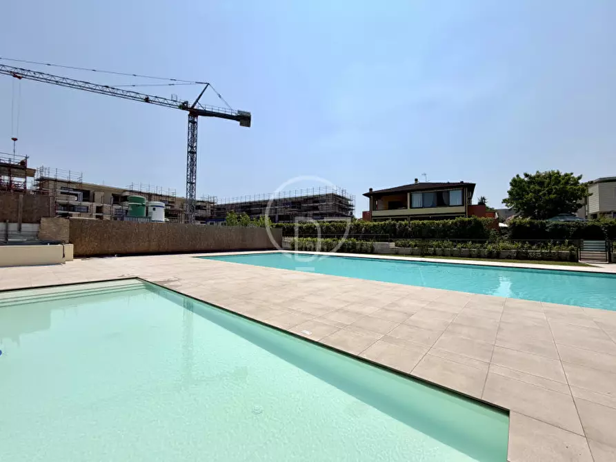 Immagine 3 di Appartamento in vendita  a Desenzano Del Garda
