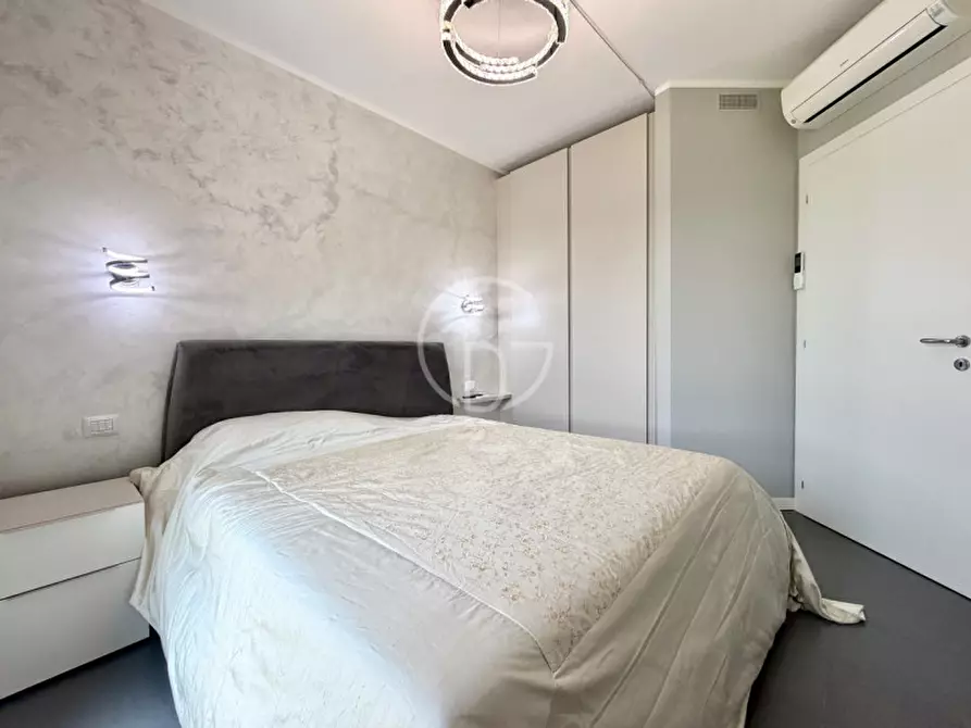 Immagine 22 di Appartamento in vendita  a Desenzano Del Garda