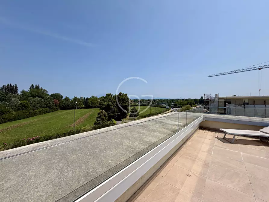 Immagine 27 di Appartamento in vendita  a Desenzano Del Garda
