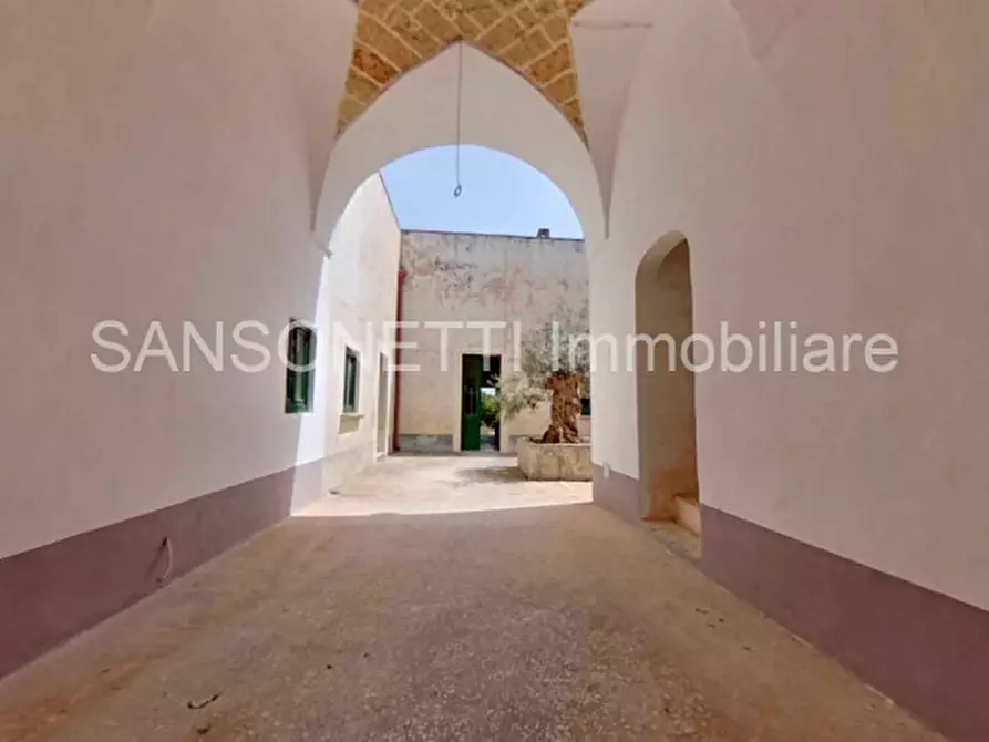 Immagine 2 di Palazzo in vendita  a Specchia