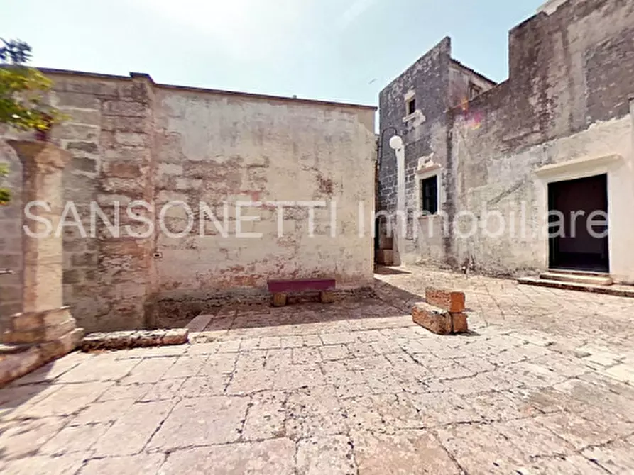 Immagine 9 di Palazzo in vendita  a Specchia