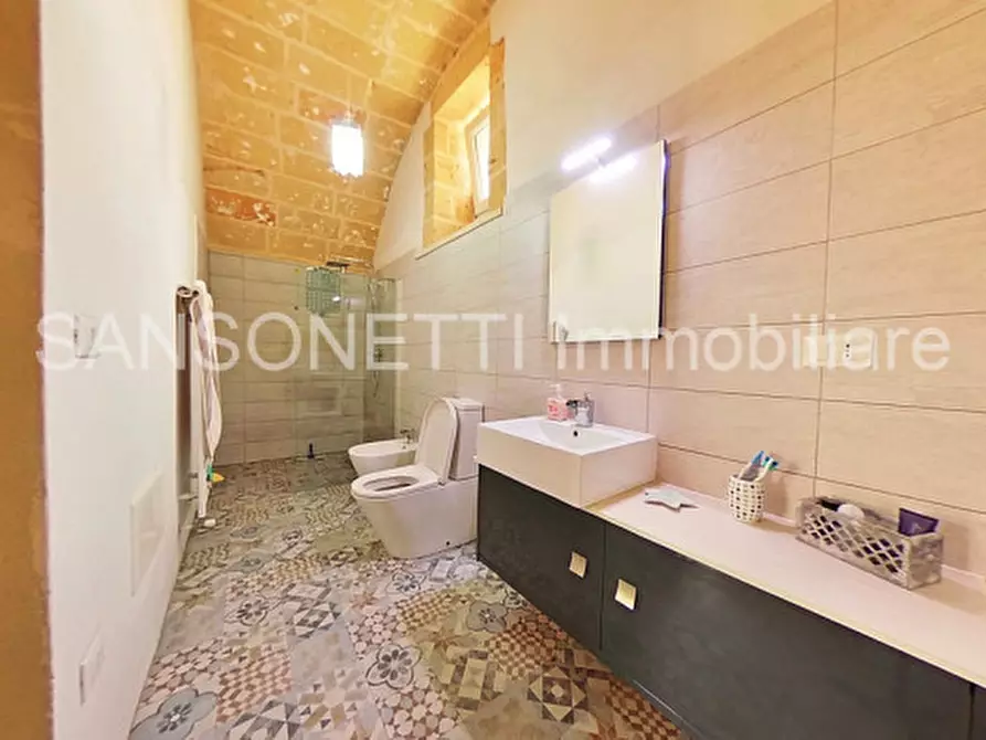 Immagine 25 di Palazzo in vendita  a Specchia