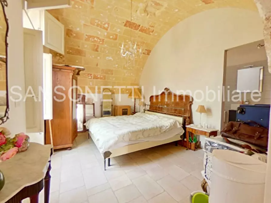 Immagine 26 di Palazzo in vendita  a Specchia