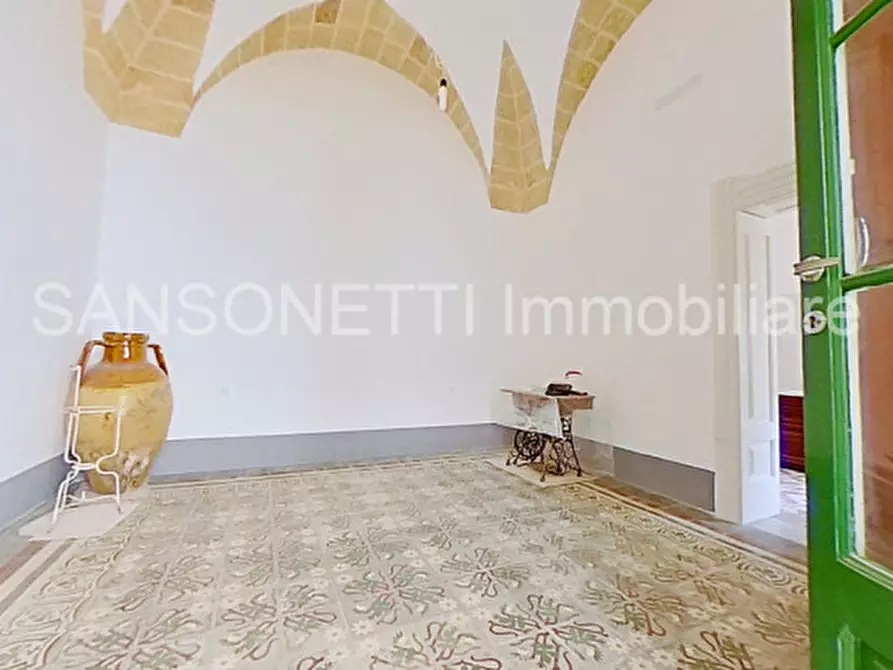 Immagine 31 di Palazzo in vendita  a Specchia