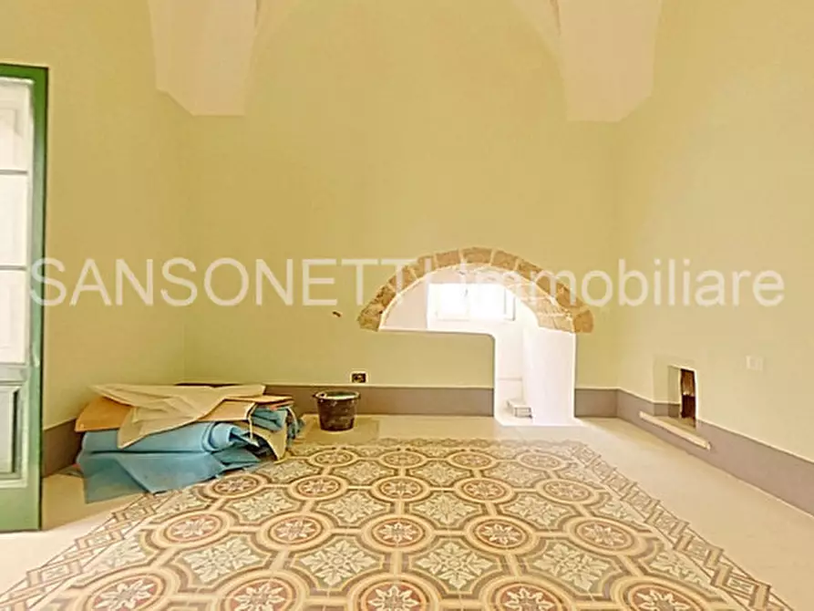 Immagine 35 di Palazzo in vendita  a Specchia