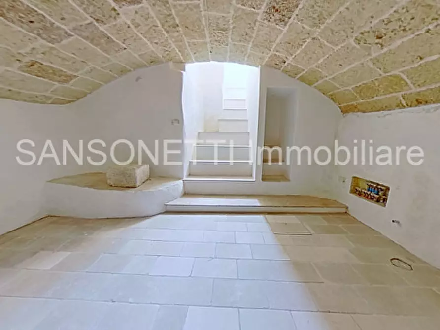 Immagine 37 di Palazzo in vendita  a Specchia