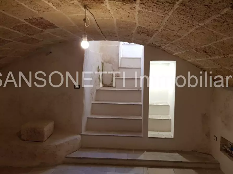 Immagine 39 di Palazzo in vendita  a Specchia