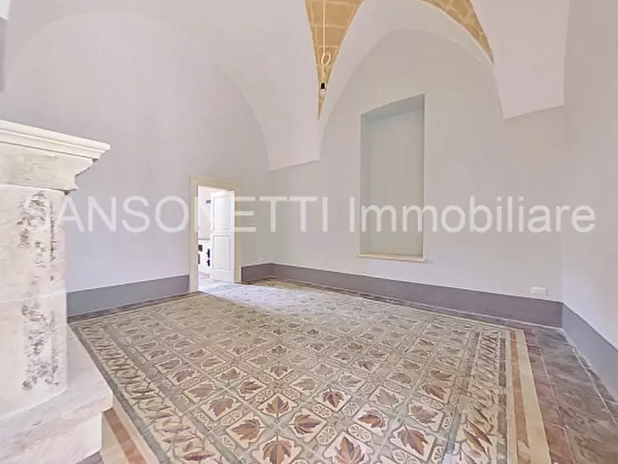 Immagine 40 di Palazzo in vendita  a Specchia