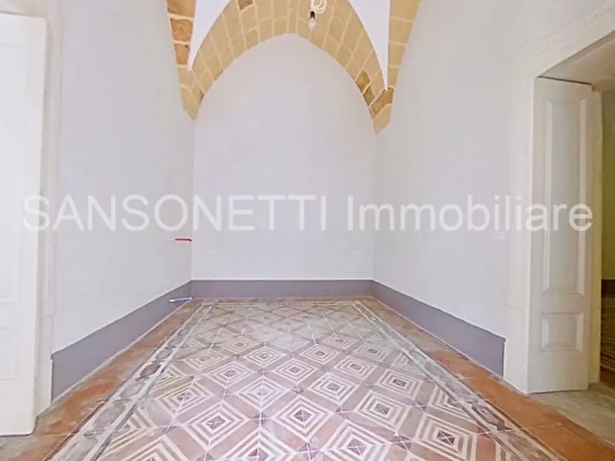 Immagine 44 di Palazzo in vendita  a Specchia