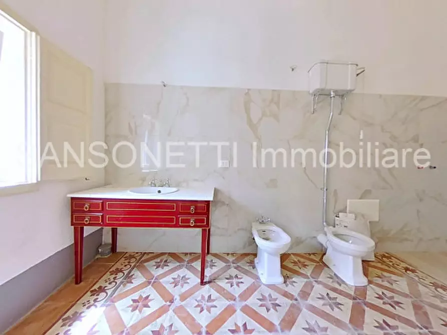 Immagine 46 di Palazzo in vendita  a Specchia