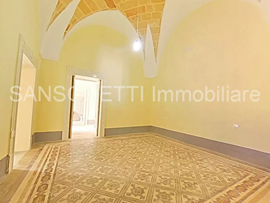 Immagine 50 di Palazzo in vendita  a Specchia