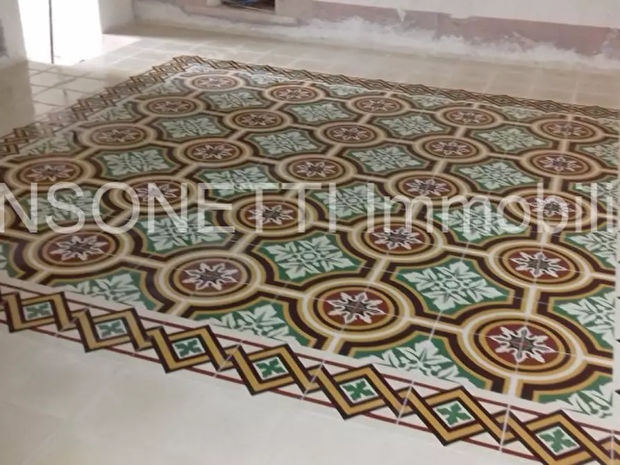 Immagine 51 di Palazzo in vendita  a Specchia