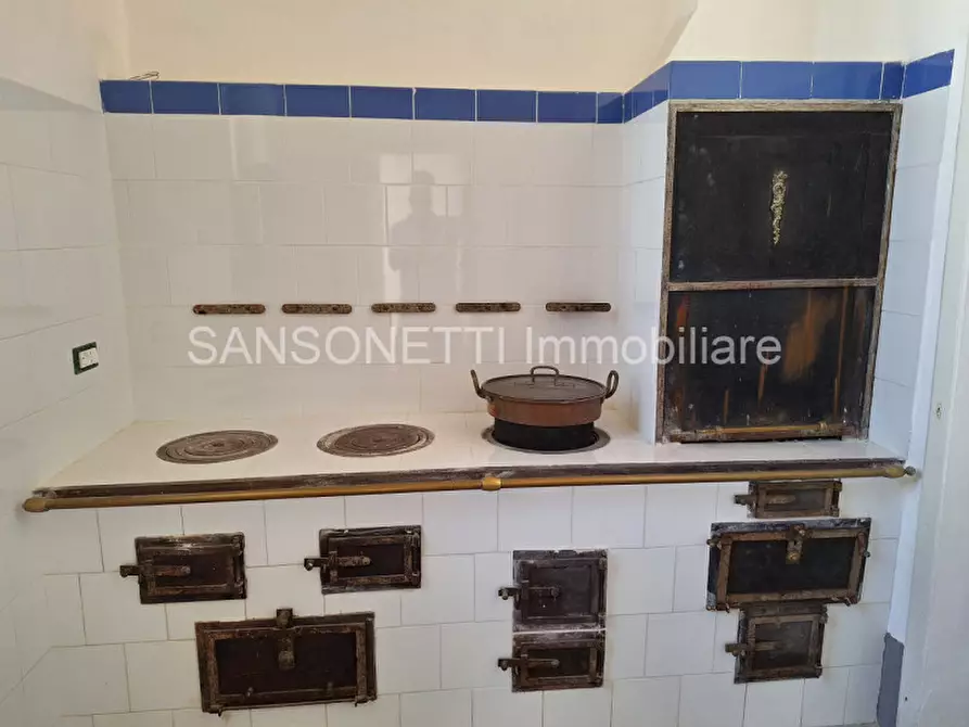 Immagine 55 di Palazzo in vendita  a Specchia