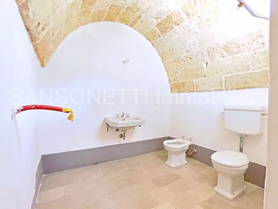 Immagine 56 di Palazzo in vendita  a Specchia