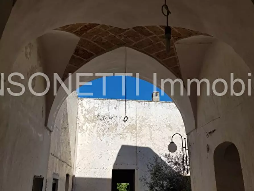 Immagine 60 di Palazzo in vendita  a Specchia