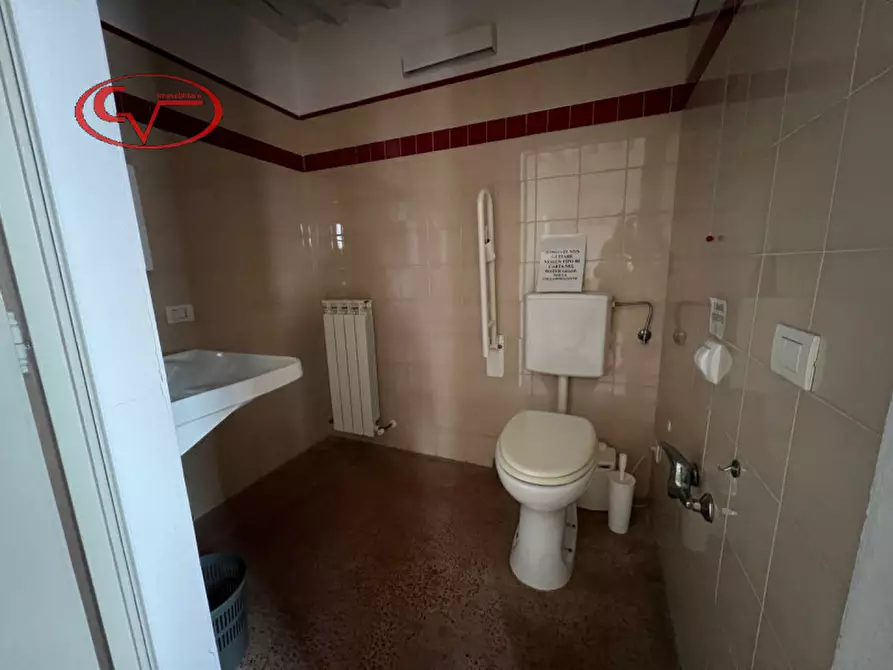 Immagine 8 di Ufficio in vendita  in via roma a Montevarchi