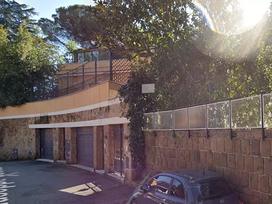 Immagine 1 di Casa bifamiliare in vendita  in Via Giuseppe Vaccari a Roma