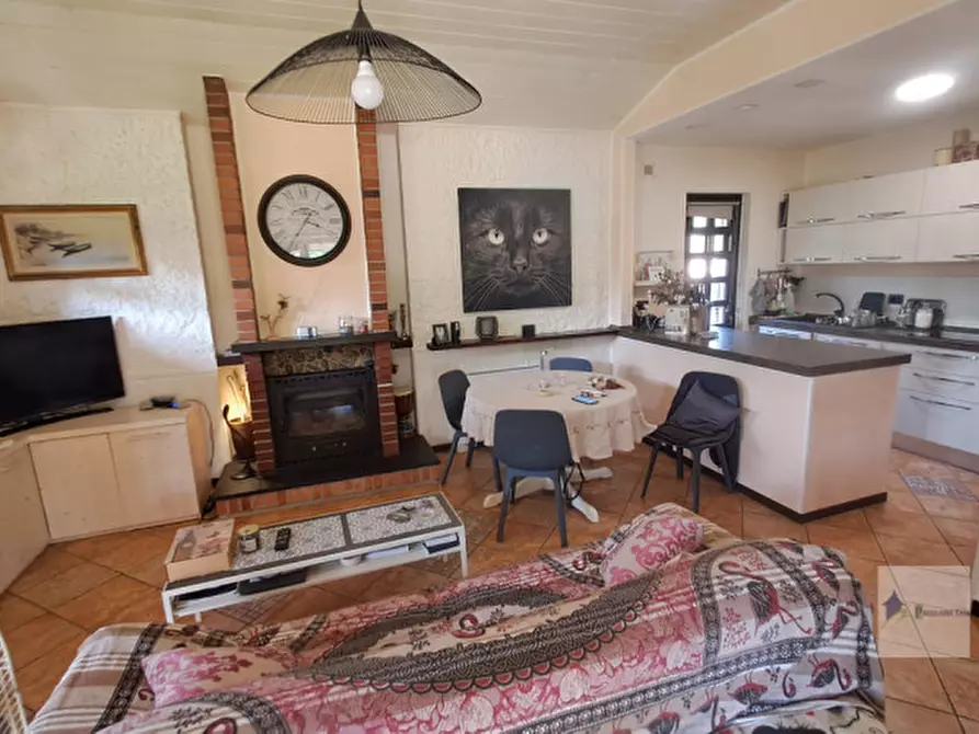 Immagine 12 di Villa in vendita  a Robecchetto Con Induno