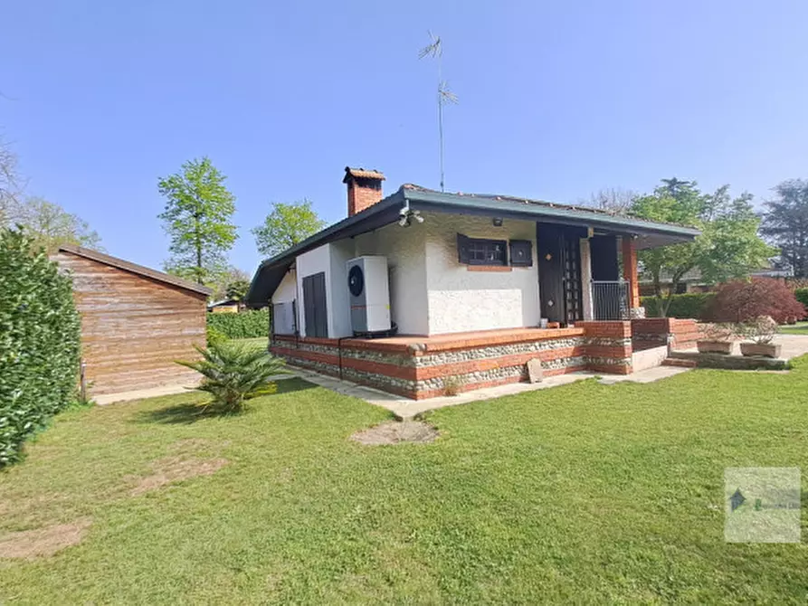 Immagine 22 di Villa in vendita  a Robecchetto Con Induno