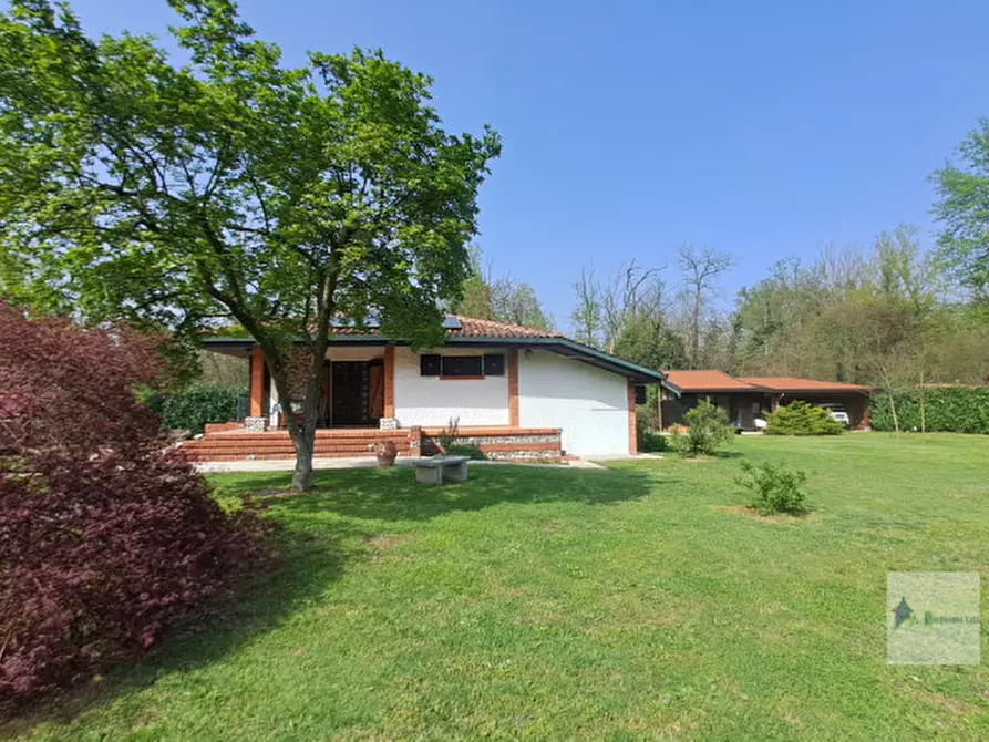 Immagine 27 di Villa in vendita  a Robecchetto Con Induno