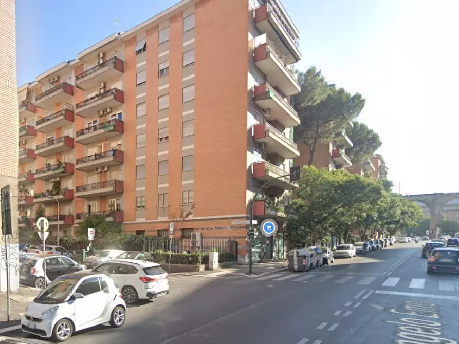 Immagine 1 di Appartamento in vendita  in Via Francesco Duodo a Roma