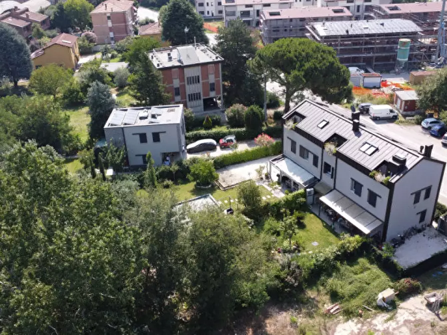 Immagine 2 di Casa trifamiliare in vendita  in VIA ZUCCHI 5 a San Lazzaro Di Savena