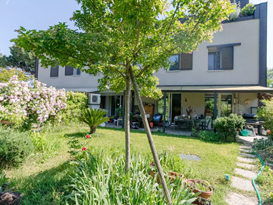 Immagine 3 di Casa trifamiliare in vendita  in VIA ZUCCHI 5 a San Lazzaro Di Savena