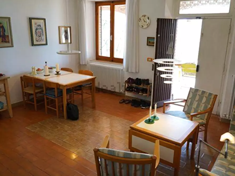 Immagine 2 di Villa in vendita  a Tuoro Sul Trasimeno