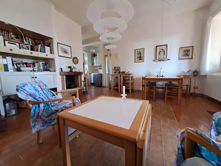 Immagine 6 di Villa in vendita  a Tuoro Sul Trasimeno