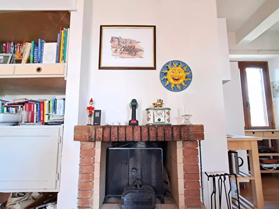 Immagine 7 di Villa in vendita  a Tuoro Sul Trasimeno