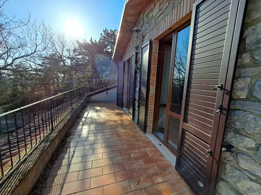 Immagine 14 di Villa in vendita  a Tuoro Sul Trasimeno