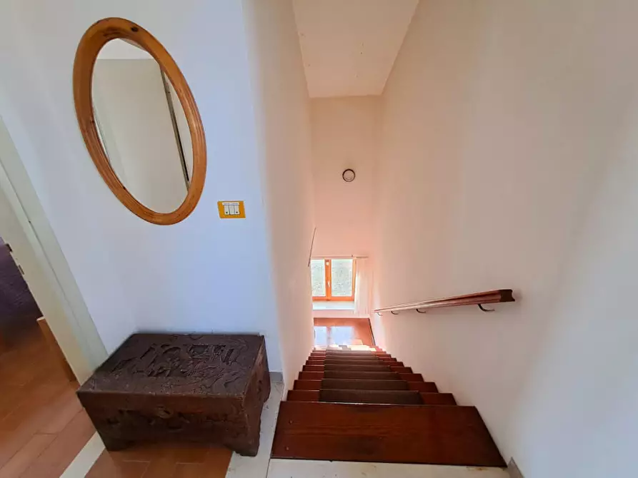 Immagine 21 di Villa in vendita  a Tuoro Sul Trasimeno