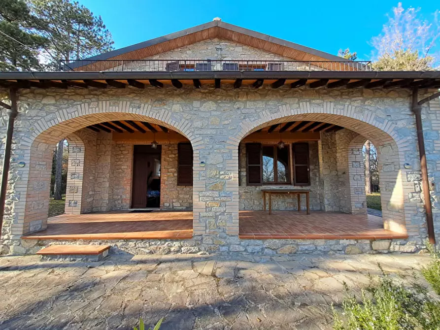 Immagine 25 di Villa in vendita  a Tuoro Sul Trasimeno