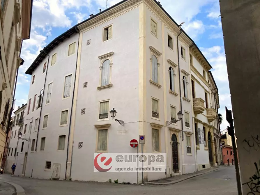 Immagine 4 di Appartamento in vendita  in Contrade PASINI, 24 a Vicenza