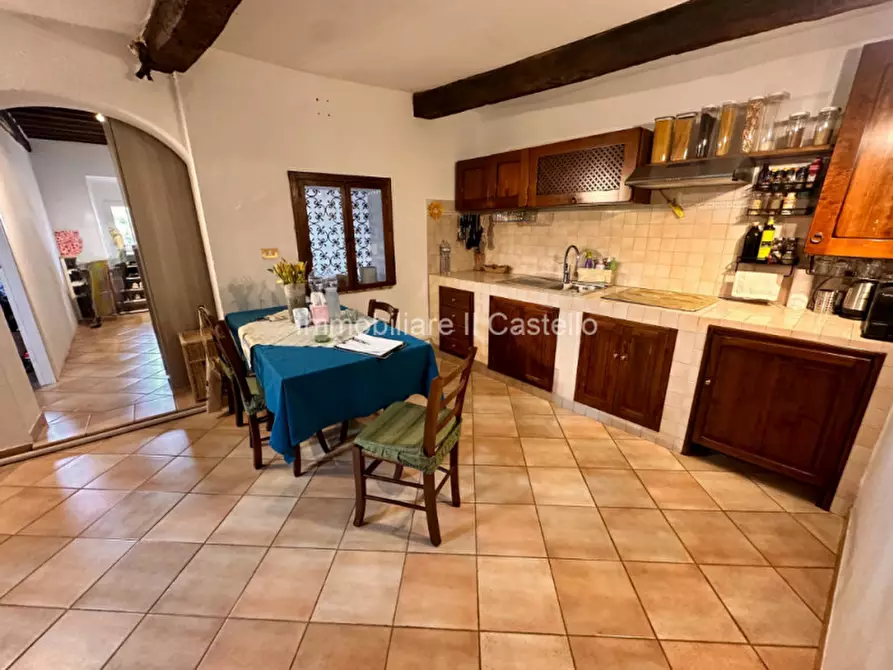 Immagine 2 di Appartamento in vendita  in Via Santa Maria a Castiglione Del Lago