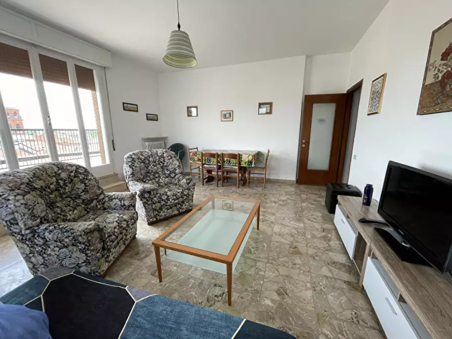 Immagine 4 di Camera in affitto  in Via Volturno a Mirandola