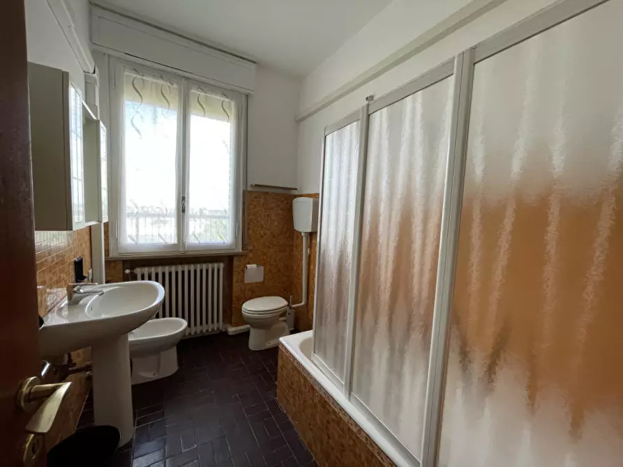 Immagine 5 di Camera in affitto  in Via Volturno a Mirandola