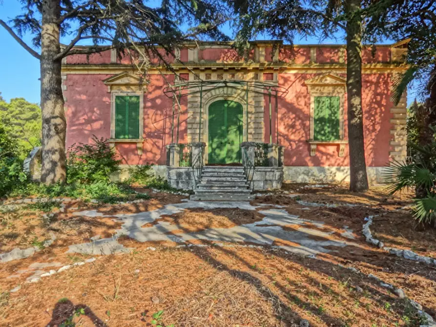 Immagine 2 di Villa in vendita  a Fasano