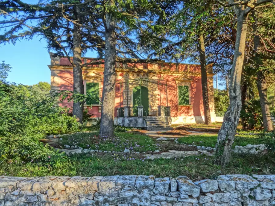 Immagine 2 di Villa in vendita  a Fasano