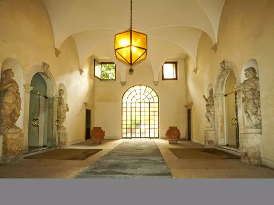 Immagine 18 di Appartamento in affitto  a Verona