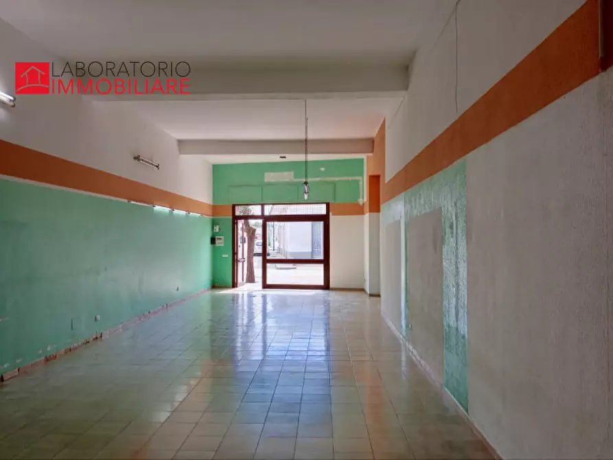 Immagine 7 di Negozio in vendita  in via provinciale 214 B a Guagnano