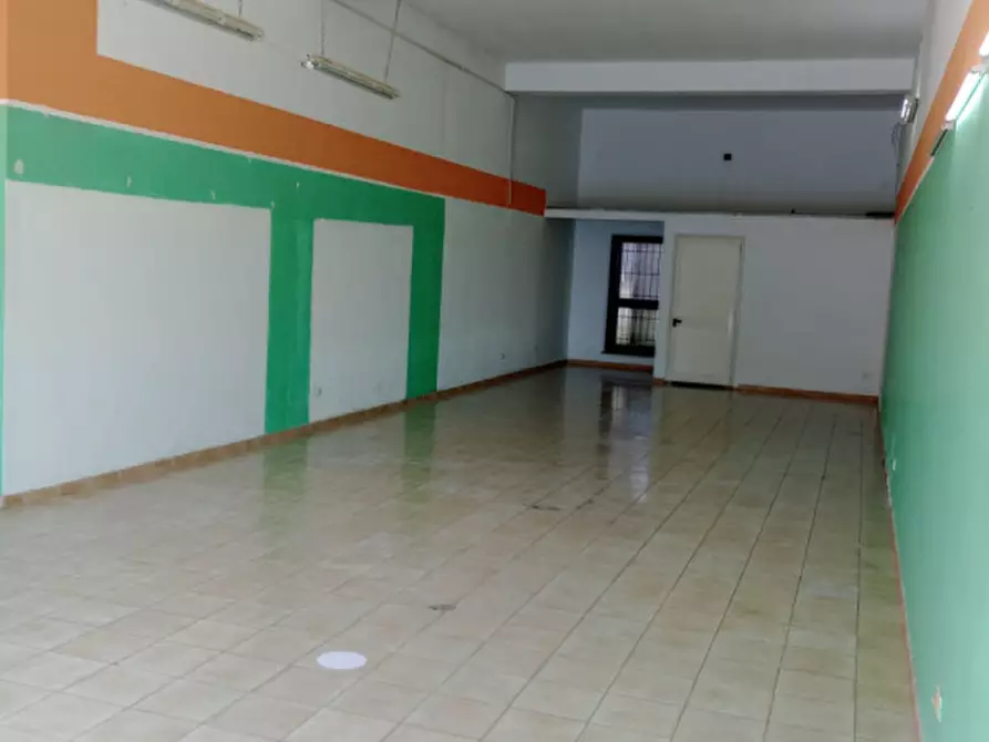 Immagine 13 di Negozio in vendita  in via provinciale 214 B a Guagnano